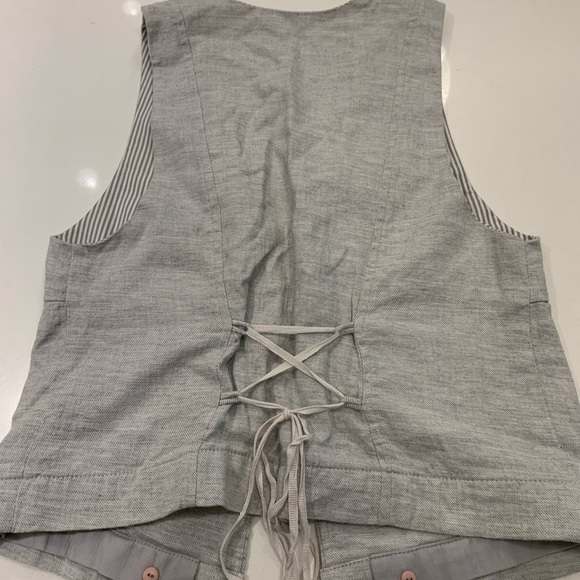 Vest - Picture 4 of 4
